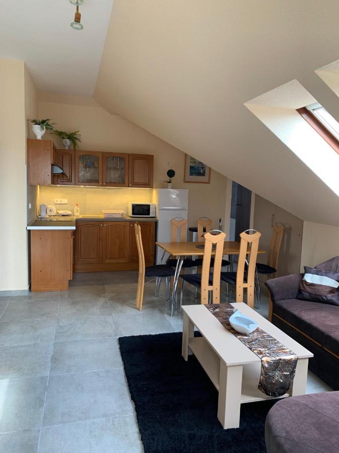 Balaton Kinizsi Apartman Siófok Esterno foto