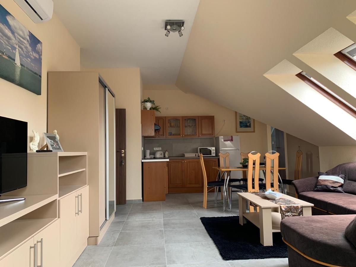 Balaton Kinizsi Apartman Siófok Esterno foto